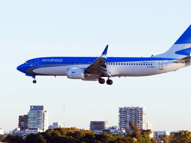 aerolineas Argentinas avion aterrizando en aeroparque
foto Marcelo Carroll - FTP CLARIN P1760257.JPG Z