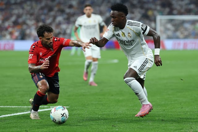 Vinicius tente de faire la différence sur le côté gauche.