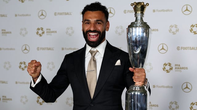 BRITAIN-FBL-AWARD