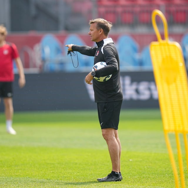 Canada Men's Head Coach Jesse Marsch holds a training session ahead of their Canadian Shield Tournament opening fixture against Ukraine, in Toronto, on Friday June 6, 2025. THE CANADIAN PRESS/Chris Young