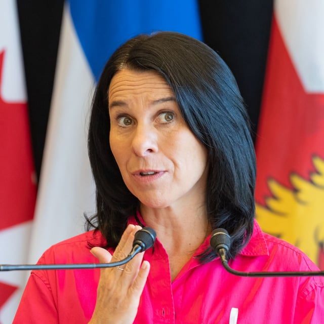 La mairesse de Montréal, Valérie Plante, s'exprime lors d'une conférence de presse à Montréal, le mardi 19 novembre 2024. LA PRESSE CANADIENNE/Christinne Muschi