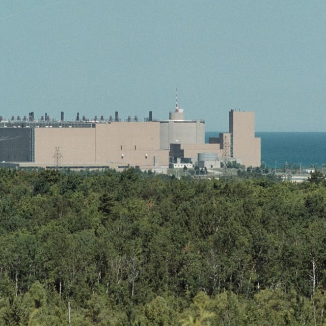 Overview of the plant, Bruce Nuclear SitePhoto by: Allison Kennedy