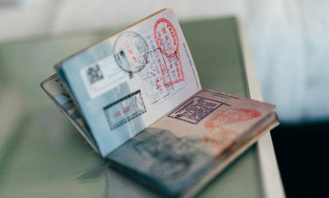 Refuerza USCIS revisión de redes sociales para trámites migratorios