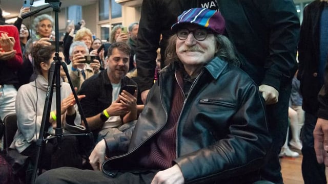 Charly García este martes tras recibir la distinción en la UBA