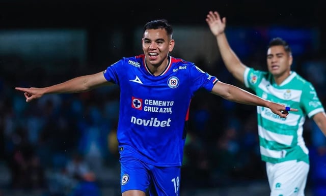 Renueva Carlos Rodríguez con Cruz Azul