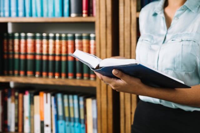 El histórico libro va a incorporar terminología que nació en la web (Foto: Freepik)