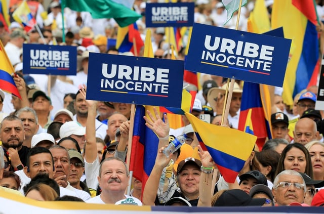 Rassemblement de soutien à l'ancien président Alvaro Uribe à Medellin, le 7 août 2025 en Colombie
