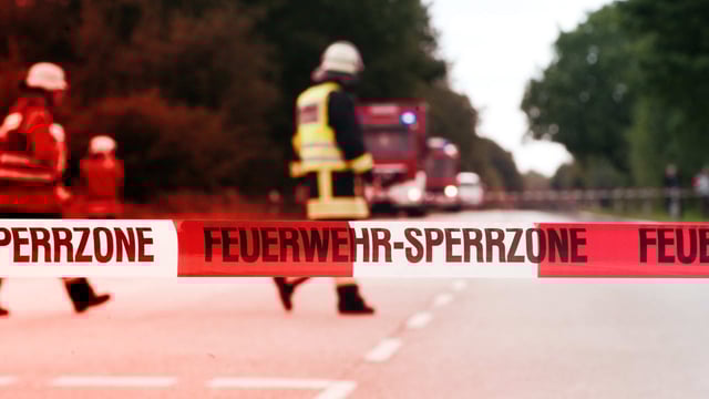 Feuerwehr löscht Großbrand in Mainz. Einsatzkräfte melden keine Verletzten.