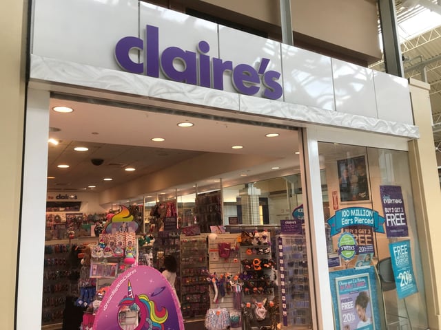 A Claire’s store is pictured in the Newport Mall in Jersey City, New Jersey, U.S.  September 22, 2018. Picture taken September 22, 2018. REUTERS/Alessandra Rafferty/File Photo