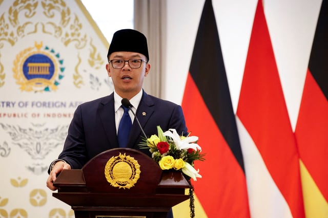 Indonesian Foreign Minister Sugiono speaks during a press briefing with German Foreign Minister Johann Wadephul (not pictured) in Jakarta, Indonesia, August 20, 2025. REUTERS/Ajeng Dinar Ulfiana
