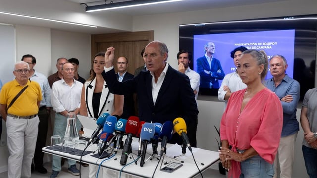El expresidente de la Generalitat elige el territorio del actual máximo dirigente autonómico, Carlos Mazón, para comenzar la batalla y volver a liderar el partido en la Comunidad Valenciana en un acto que se celebrará el 5 de septiembre
