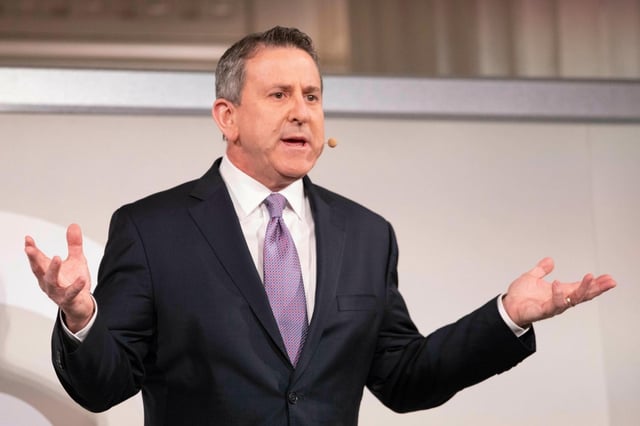 Brian Cornell, presidente y director general de Target, habla en una reunión de la comunidad financiera el martes 5 de marzo de 2019 en Nueva York. (AP Foto/Mark Lennihan)