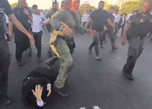 Police Probe After Officer Seen Stomping on Haredi Protester