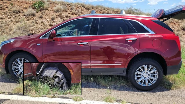 Un contrabandista estadounidense que transportaba a dos inmigrantes mexicanos, fue detenido cerca de Sonoita, Arizona