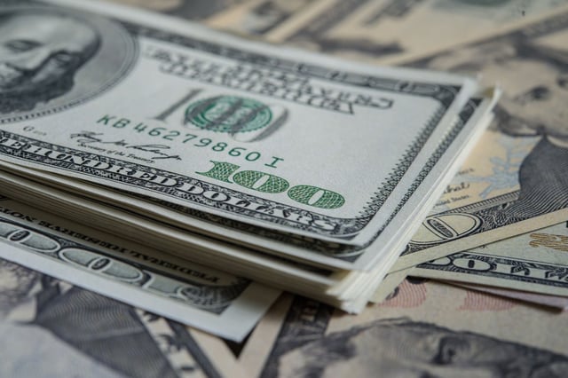 Se frenó la caída del dólar