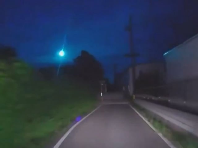 Una enorme bola lumínica en el cielo sorprendió en Japón: "Fue una bola de fuego o un meteorito"