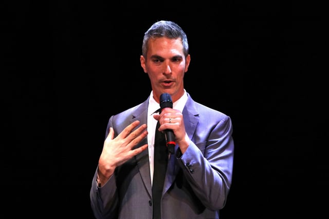 Ari Shapiro performs at the Richmond Hill Centre for the Performing Arts on March 20, 2025 in Richmond Hill, Ontario. (Photo by Jeremychanphotography/Getty Images)