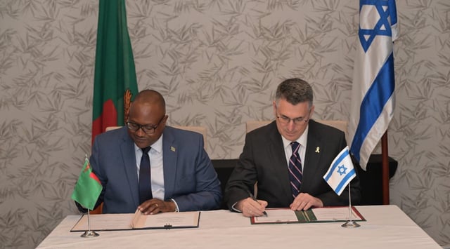 Zambian Foreign Minister Mulambo Haimbe and Israeli Foreign Minister Gideon Sa’ar meet to open a new Israeli embassy in Zambia. (Gideon Sa'ar / X)