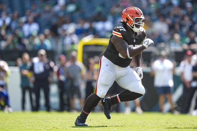 PHILADELPHIA, PA - AUGUST 16: Jowon Briggs #97 of the Cleveland Browns rushes the passer during an NFL preseason football game against the Philadelphia Eagles at Lincoln Financial Field on August 16, 2025 in Philadelphia, Pennsylvania.