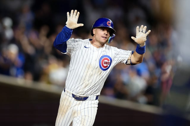 Chicago Cubs third baseman Matt Shaw (6) runs the bases after hitting a solo home run during the eighth inning against the Milwaukee Brewers at Wrigley Field on Wednesday, Aug. 20, 2025, in Chicago. (Armando L. Sanchez/Chicago Tribune)
