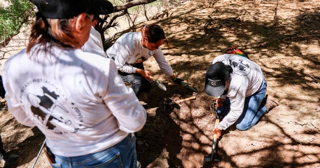 Madres buscadoras realizan labores de localización de restos en Zacatecas. Foto: Adolfo Vladimir, Cuartoscuro