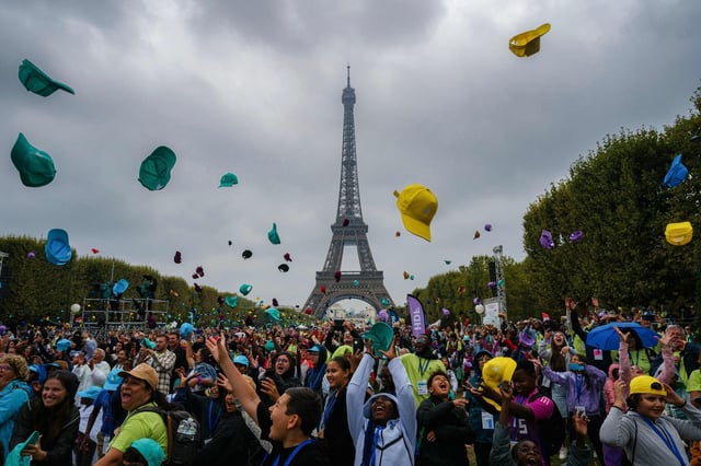 Mercredi 20 août, 40 000 enfants ont envahi joyeusement les ruelles parisiennes lors d'une session d’été organisée par le Secours populaire chaque année depuis 1979 pour les «oubliés des vacances».