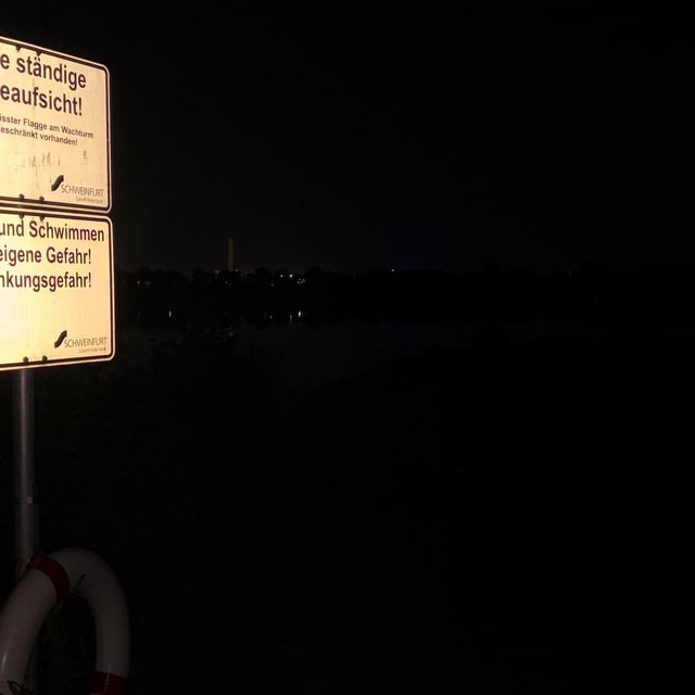 Tragischer Badeunfall am Baggersee: Zwei junge Mädchen trieben leblos im Wasser