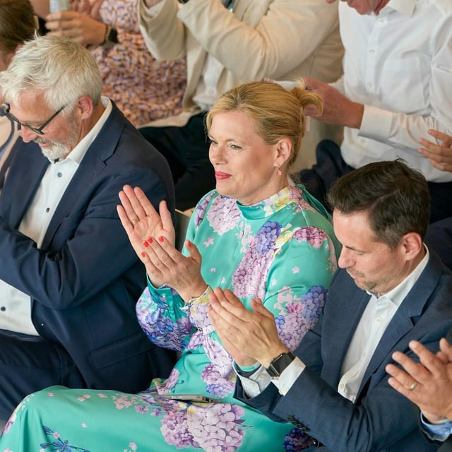 Julia Klöckner (CDU, Mitte) steht wegen ihrer Teilnahme an dem Fest in der Kritik.