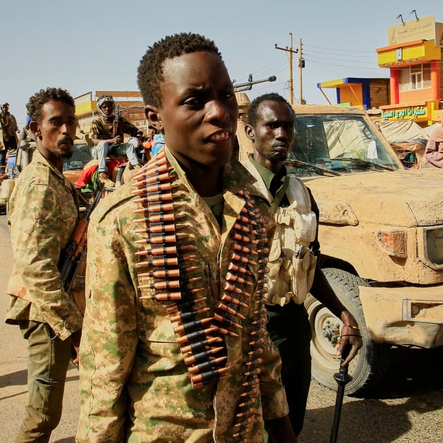 Die humanitäre Hilfe für den Sudan ist stark unterfinanziert, da bisher nur 10 Prozent der erforderlichen Mittel gesichert sind. Um weitere Zerstörungen und Leid zu verhindern, muss laut Hilfsorganisationen ein sofortiger und dauerhafter Waffenstillstand erreicht werden.