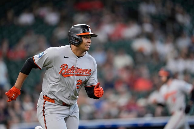 Baltimore Orioles' Samuel Basallo (29) runs up the first base line after hitting a two-run single against the Houston Astros during the eighth inning of a baseball game Sunday, Aug. 17, 2025, in Houston. (AP Photo/David J. Phillip)