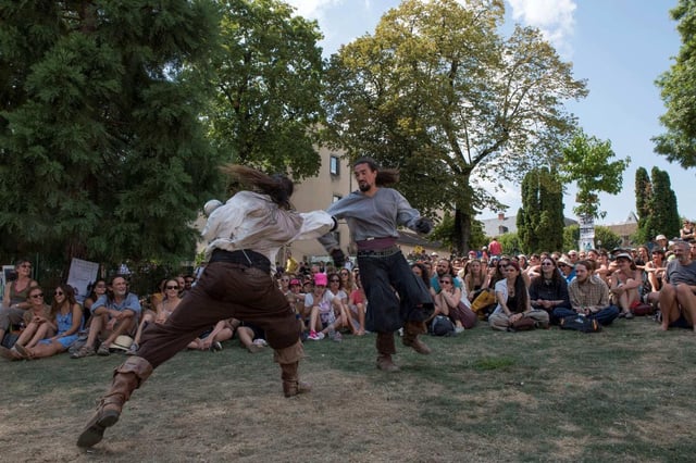 Le festival de théâtre d’Aurillac perturbé par de nombreuses violences