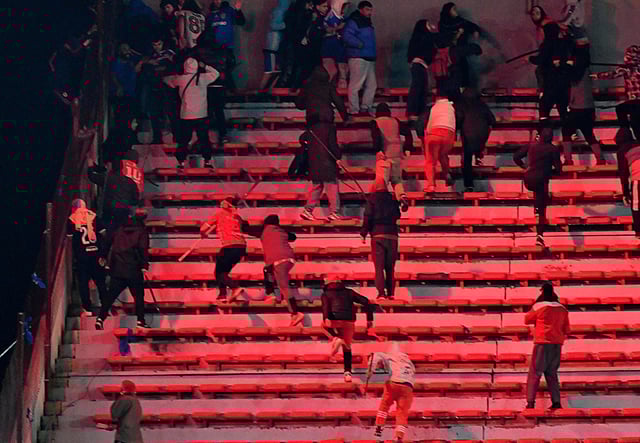 Todo lo que hay que saber sobre los incidentes en el partido entre Independiente y Universidad de Chile por la Copa Sudamericana
