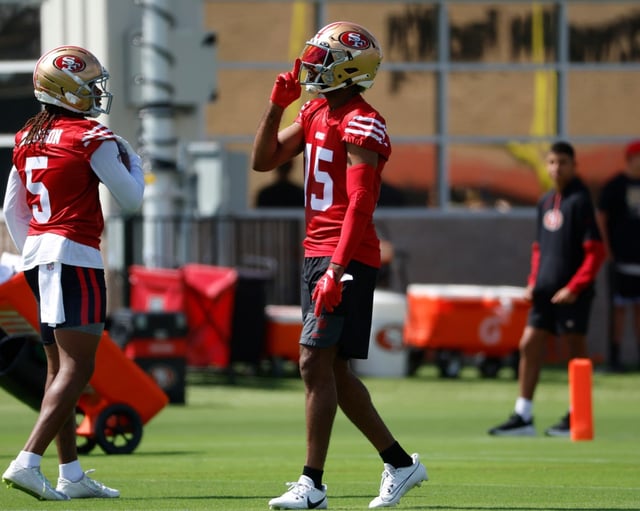 San Francisco 49ers’ Jauan Jennings (15) gestures during practice at the 49ers training camp at the practice facility at Levi’s Stadium in Santa Clara, Calif., on Wednesday, July 23, 2025. (Nhat V. Meyer/Bay Area News Group)