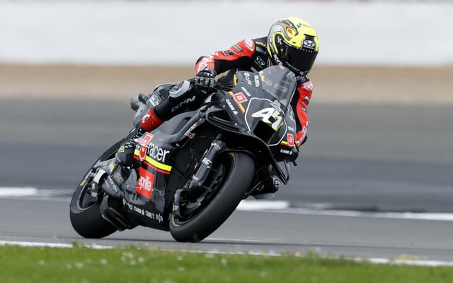 MotoGP - British Grand Prix - Silverstone Circuit, Silverstone, Britain - August 4, 2024 Aprilia Racing's Aleix Espargaro in action during the race REUTERS/John Sibley/File Photo