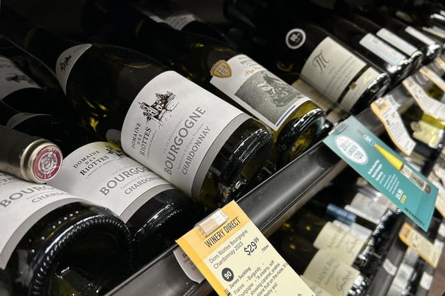 Droits de douane: voitures et produits pharmaceutiques européens seront taxés à 15% aux États-Unis