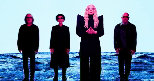 Photo by Joey Cultice via Garbage Facebook^^^https://www.facebook.com/photo?fbid=1297939228360311&set=pcb.1297965525024348