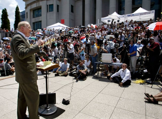 Evangelical leader James Dobson, founder and chairman of Focus on the Family, speaks to supporters a day after a monument of the Ten Commandments was removed from the rotunda of the Alabama Judicial Building in Montgomery, Alabama, on August 28, 2003.