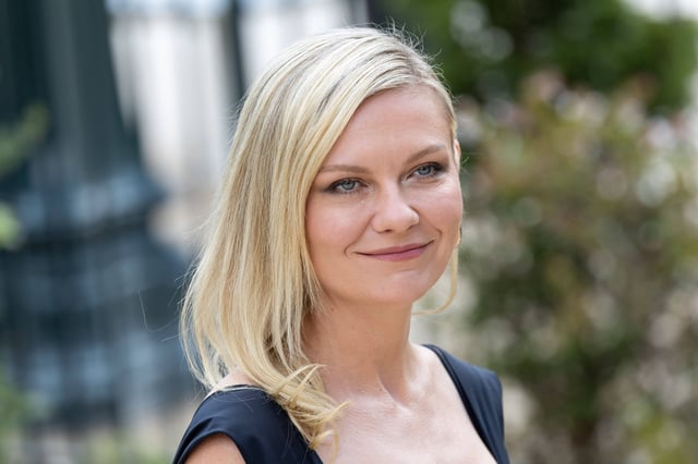 Kirsten Dunst attending the Chanel Haute Couture Fall/Winter 2025/2026 show as part of Paris Fashion Week on July 08, 2025 in Paris, France.