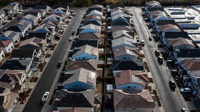 California Homes As Sellers Are Pulling Properties Off Market At Record Pace