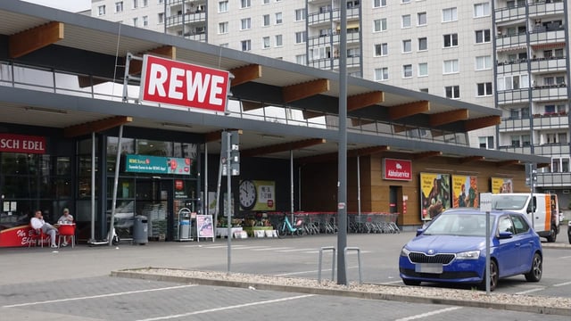 Schlimmer Vorfall in einem Rewe-Supermarkt in Berlin-Lichtenberg.