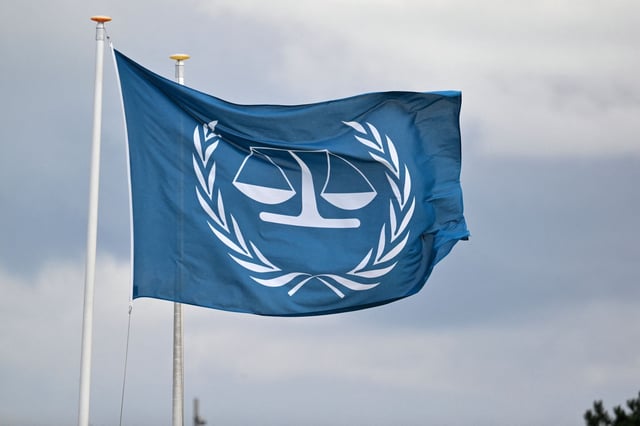Drapeau flottant devant la Cour pénale internationale ,le 14 mars 2025 à La Haye.