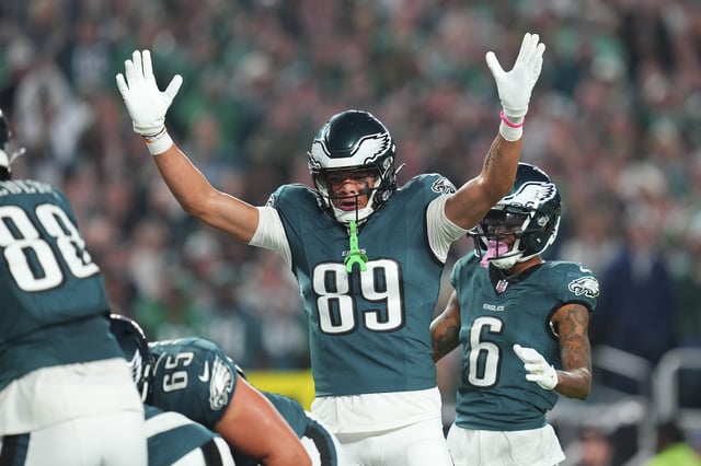 Johnny Wilson #89 of the Philadelphia Eagles reacts against the Atlanta Falcons at Lincoln Financial Field on September 16, 2024 in Philadelphia, Pennsylvania.