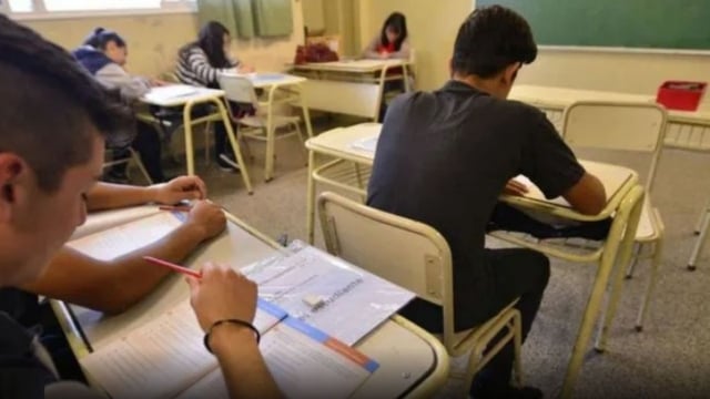Las restricciones económicas limitan el horizonte de aspiraciones de los estudiantes secundarios.