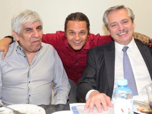 Marcelo Peretta junto a Hugo Moyano y Alberto Fernández. Foto: X