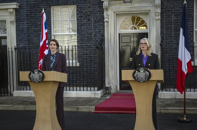 Julie Delpy (r.) as Vivienne and with Abigail in "Hostage."