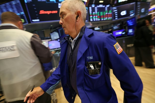 Un opérateur à la Bourse de New York, le 7 août 2025