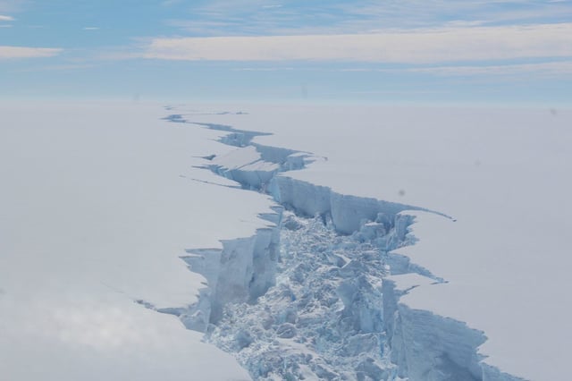 “La Antártida muestra señales inquietantes desde el punto de vista del hielo, el océano y los ecosistemas”, resumió Nerilie Abram, autora principal del estudio