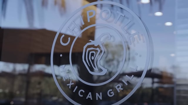 reddit-user-chipotle-employees-selling-food-viral
