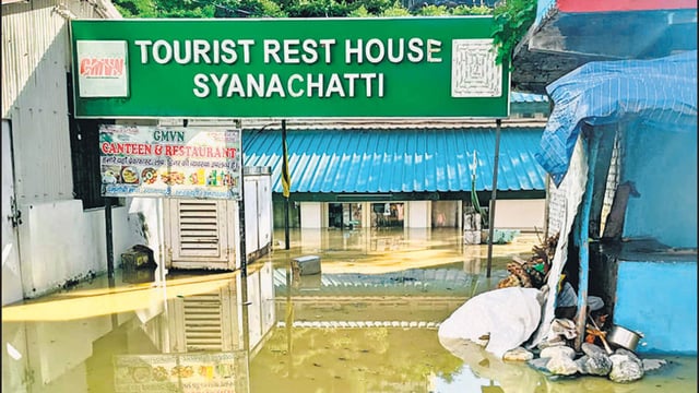 Inundation at a tourist resthouse in Syanachatti. (HT PHOTO)