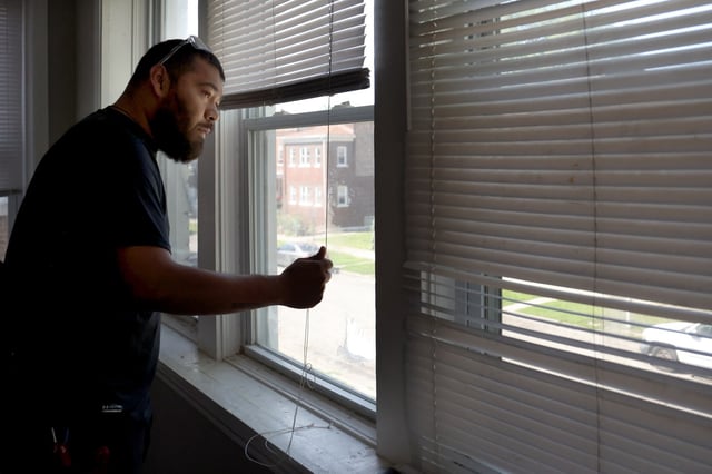 Jorge Sanchez recalls the night of a mass shooting outside his home in the 100 block of North La Crosse Avenue in Chicago’s Austin neighborhood. (Antonio Perez/Chicago Tribune)